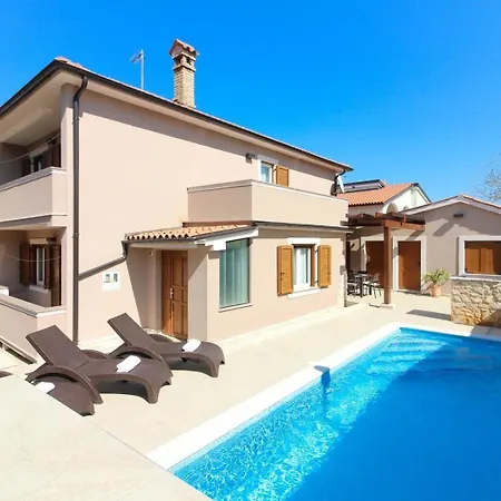 Mit Privatpool Fuer 5 Personen Ca 150 Qm In Pula, Istrien Istrische Riviera